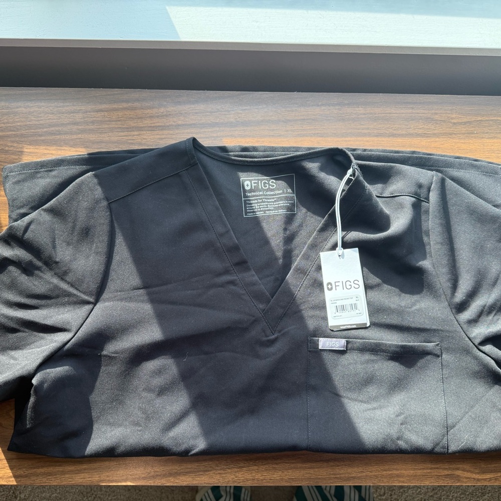 Figs Black Catarina One Pocket Scrub Top